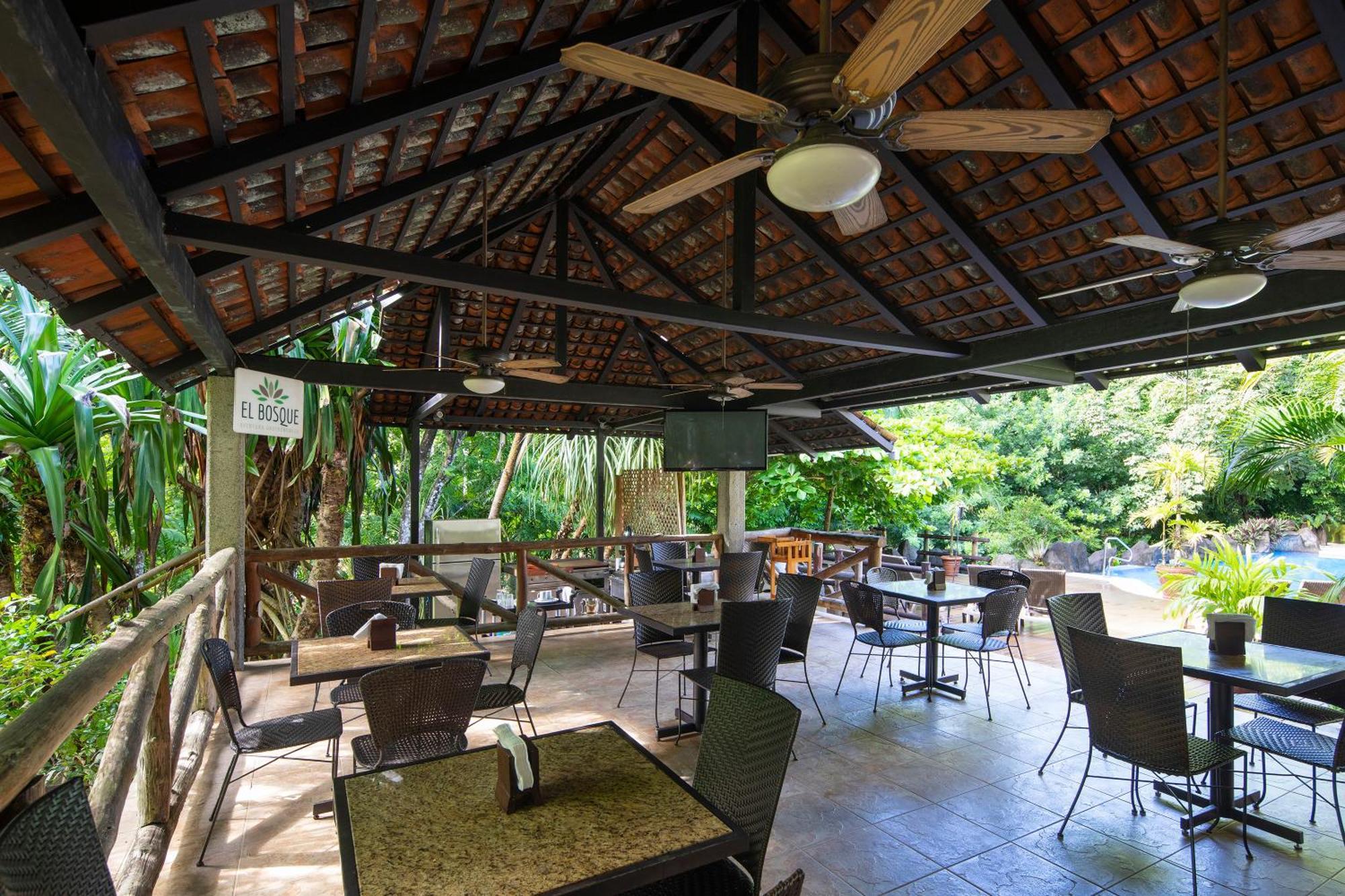 Pumilio Mountain & Ocean Hotel Jacó Exterior foto